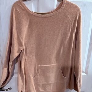 Barefoot dreams sweater Kangaroo pocket Large